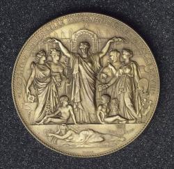 A l’instar d’une pièce de monnaie, la médaille est un objet d’art comportant deux faces. 