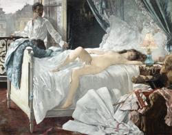  dans une chambre à coucher élégante, un homme au bord d’une fenêtre ouverte, le regard plongé sur une jeune femme étendue nue dans son lit